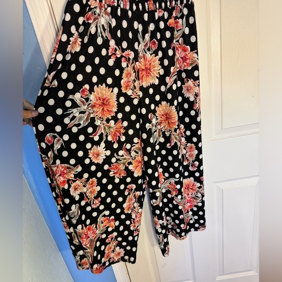 MLLE GABRIELLE,NWOT,STRAPLESS, ONEPIECE JUMPSUIT Blk/white polka dot floral - Picture 3 of 10